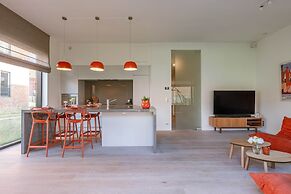 Cozy Beach Apartment With Garden