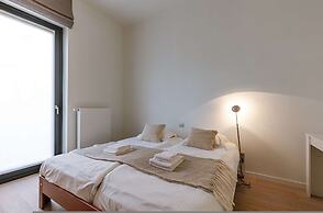 Cozy Beach Apartment With Garden