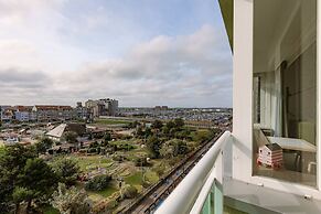 Charming art Deco Apartment With Harbor Views in Blankenberge