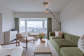 Charming art Deco Apartment With Harbor Views in Blankenberge