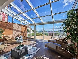 Terraced House in Residence & Spa With Common Pool and Sauna, Houlgate