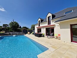Holiday Villa With Pool on the Gulf of Morbihan