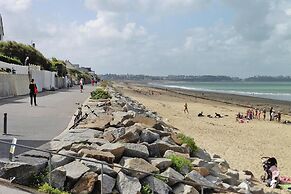 Lovely Holiday Home in the Countryside on the bay of Mont St. Michel, 