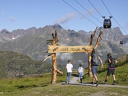 Apartment in Ischgl Overlooking the Mountains