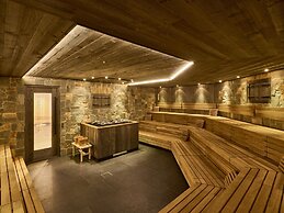 Apartment in Ischgl Overlooking the Mountains