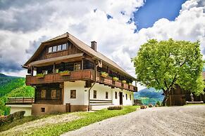 Farmhouse Near Afritzer See & Verditz Trails