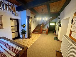 Farmhouse Near Afritzer See & Verditz Trails