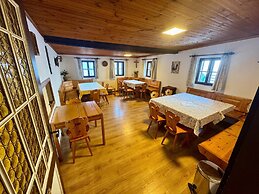 Farmhouse Near Afritzer See & Verditz Trails
