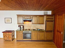 Farmhouse Near Afritzer See & Verditz Trails