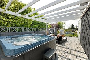 Holiday Home With Whirlpool Bathtub, Wrzosowo