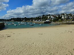 Charming Holiday Home Near the Beach, Locquirec