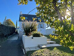 Charming Holiday Home Near the Beach, Locquirec