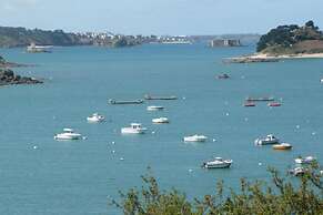 Charming Holiday Home Near the Beach, Locquirec