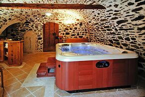 Apartment in Pellizzano With Paid Sauna