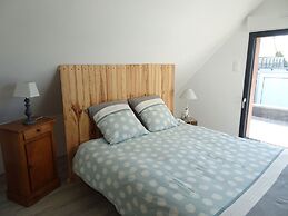 Comfortable Holiday Home 50 m From the sea
