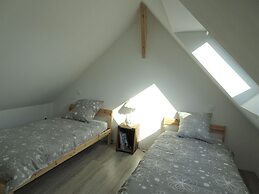 Comfortable Holiday Home 50 m From the sea