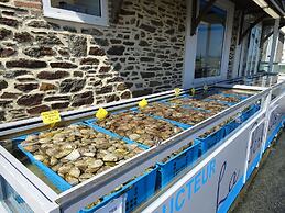 Comfortable Holiday Home 50 m From the sea