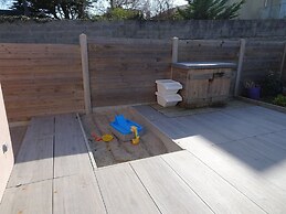 Comfortable Holiday Home 50 m From the sea