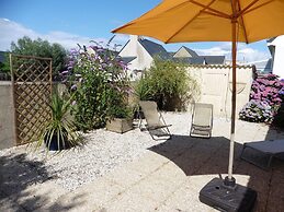 Semi-detached House, Port-louis