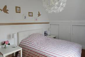 Semi-detached House, Port-louis