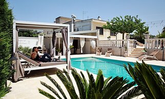 Villa in Apulia With Pool and Barbecue