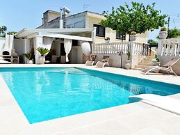 Villa in Apulia With Pool and Barbecue