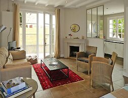 Semi-detached House, Carnac