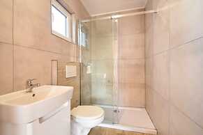 Cozy Holiday Homes for 5 People, Lazy