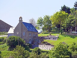 Holiday Home in Plonevez Porzay