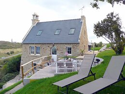 Holiday Home in Plonevez Porzay
