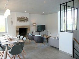 Holiday Home in Plonevez Porzay