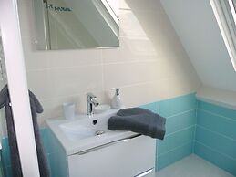 Holiday Home in Plonevez Porzay