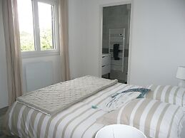Holiday Home in Plonevez Porzay