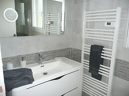 Holiday Home in Plonevez Porzay