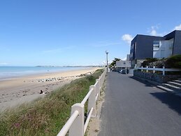 Semi-detached House, Jullouville