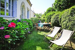 Semi-detached House, Carnac