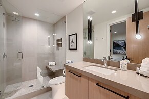 1060 Park Ski Magnificent Mountain Retreat 5 Bedroom Home by RedAwning