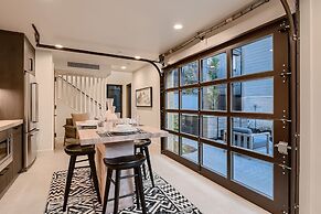 1060 Park Ski Magnificent Mountain Retreat 5 Bedroom Home by RedAwning