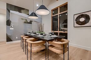 1060 Park Ski Magnificent Mountain Retreat 5 Bedroom Home by RedAwning