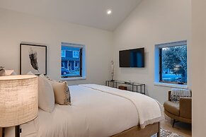 1060 Park Ski Magnificent Mountain Retreat 5 Bedroom Home by RedAwning