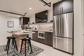 1060 Park Ski Magnificent Mountain Retreat 5 Bedroom Home by RedAwning