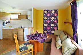 Bungalow Close to the Beach, Sianozety