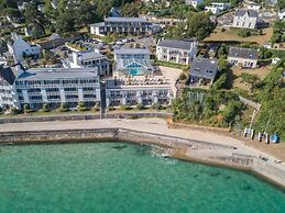 Seafront Apartment Near a Beach