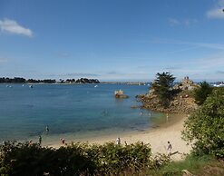 Nice Holiday Home in a Residence Near the Beach