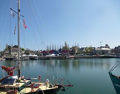 Nice Holiday Home in a Residence Near the Beach