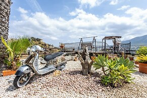 Luxurious Private Cabin Pool Hottub & Fireplace