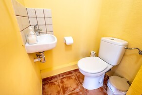 Luxurious Private Cabin Pool Hottub & Fireplace