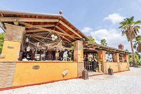 Luxurious Private Cabin Pool Hottub & Fireplace