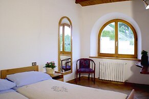 Apartment in Montelparo With Pool