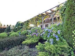 Cottage by the Lake in Nadole